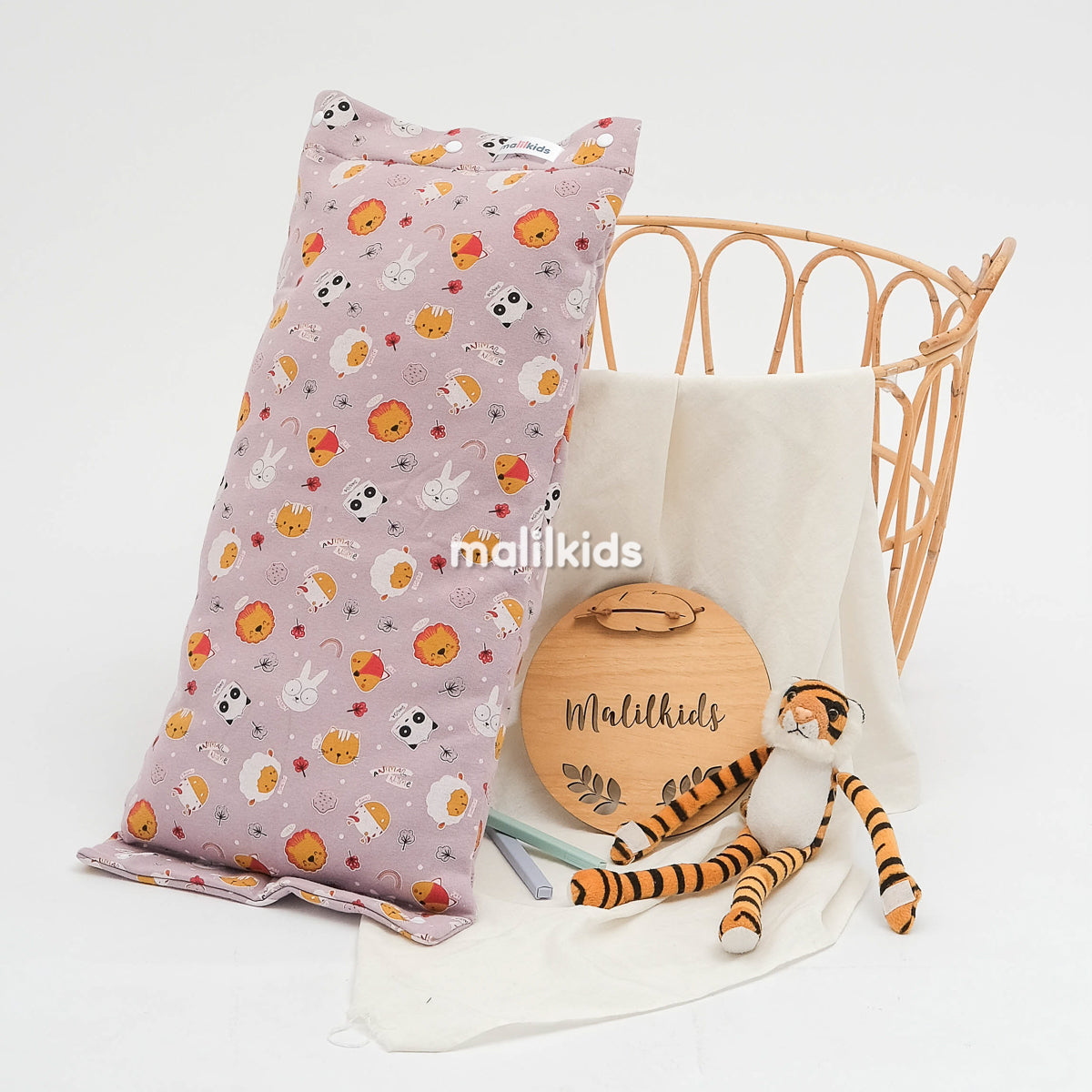 Bantal-Menyusui-2in1-Nursing-Arm-Pillow-2in1-Lilac-Panda_1.jpg