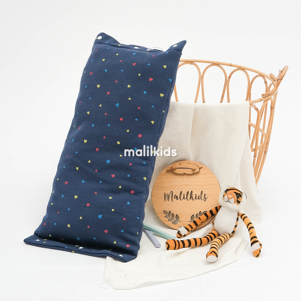 Bantal-Menyusui-2in1-Nursing-Arm-Pillow-2in1-Tiny-Heart_1.jpg