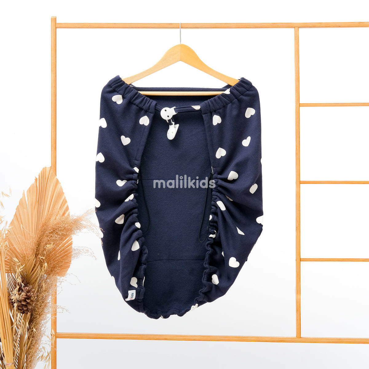 (UPGRADED) Malilkids Selimut Bayi Blanket Clip & Go Cover Pro 3in1 – Navy Hearts