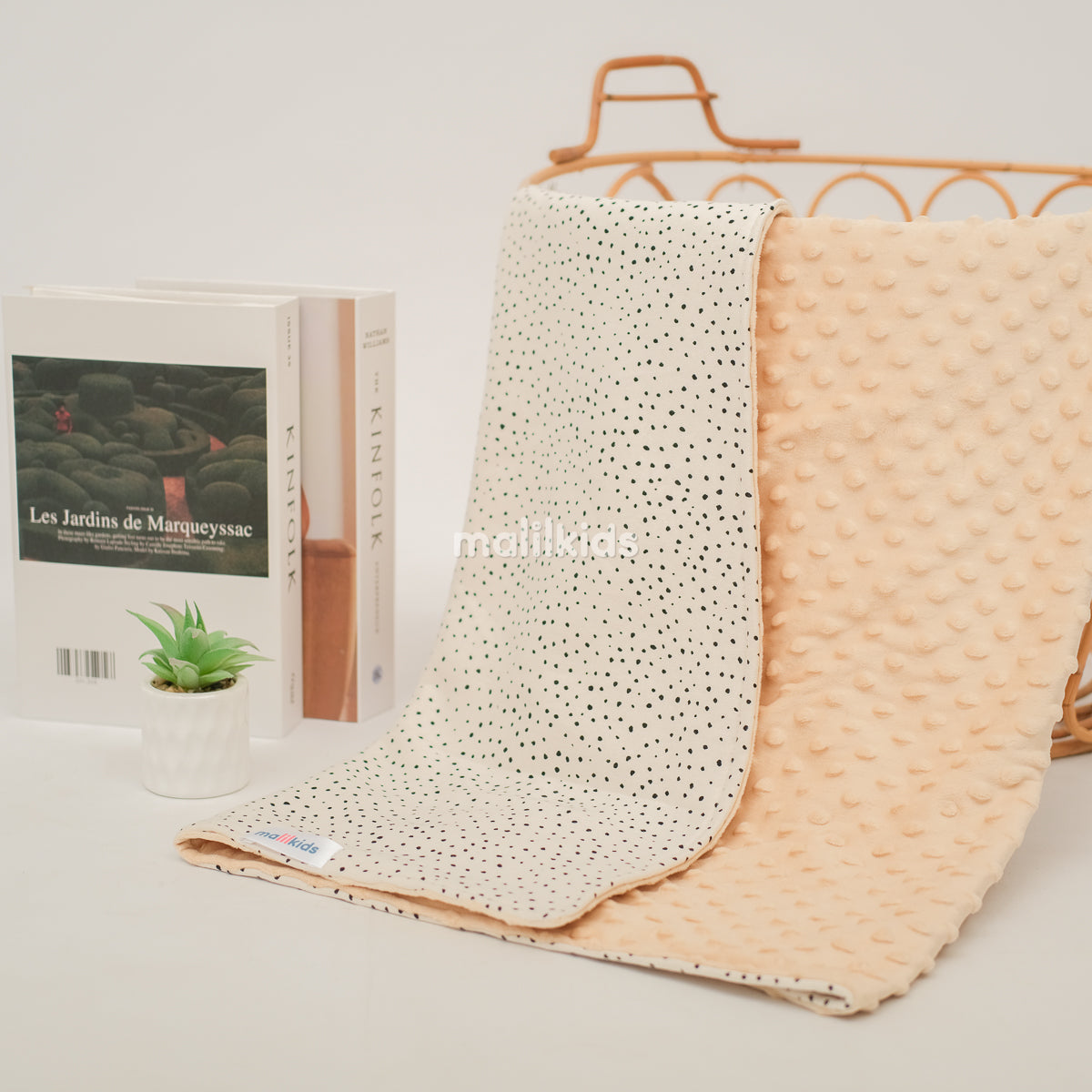 blanket.reversible.minky.fleece.dot.broken.white.light.brown_4.jpg