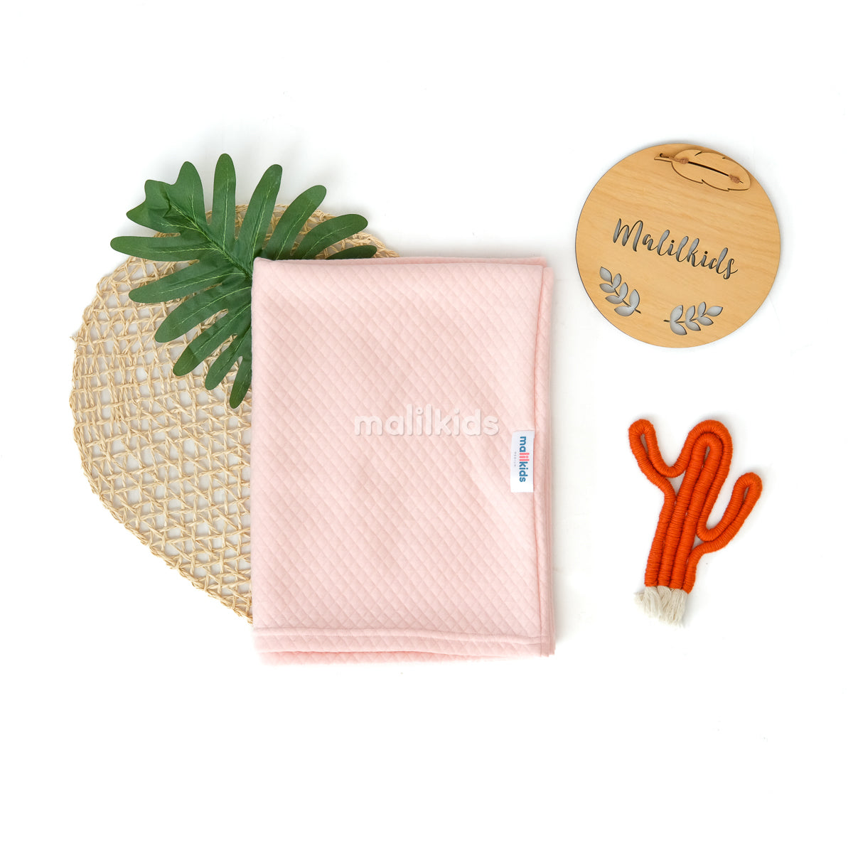 geos-diamond-baby-pink-flatlay.jpg