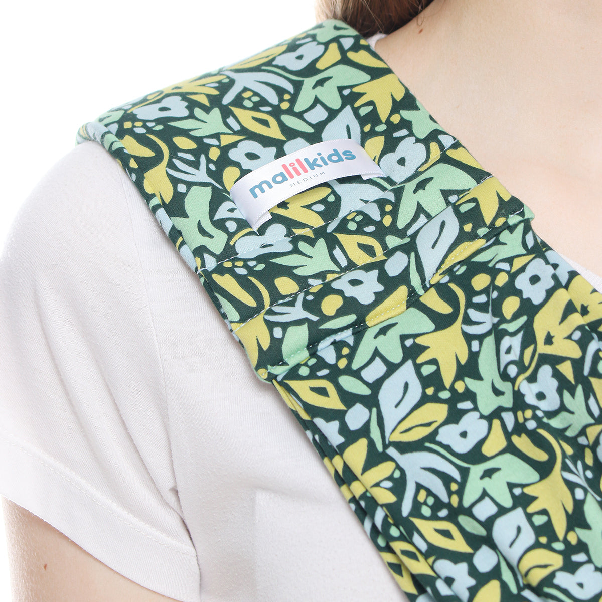 geos-sling-pouch-cotton-leaf-pattern-on-model_10.jpg