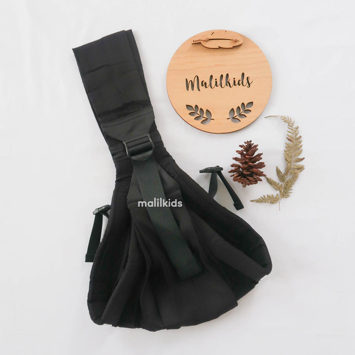 geos-ultra-fit-black-flatlay_2.jpg