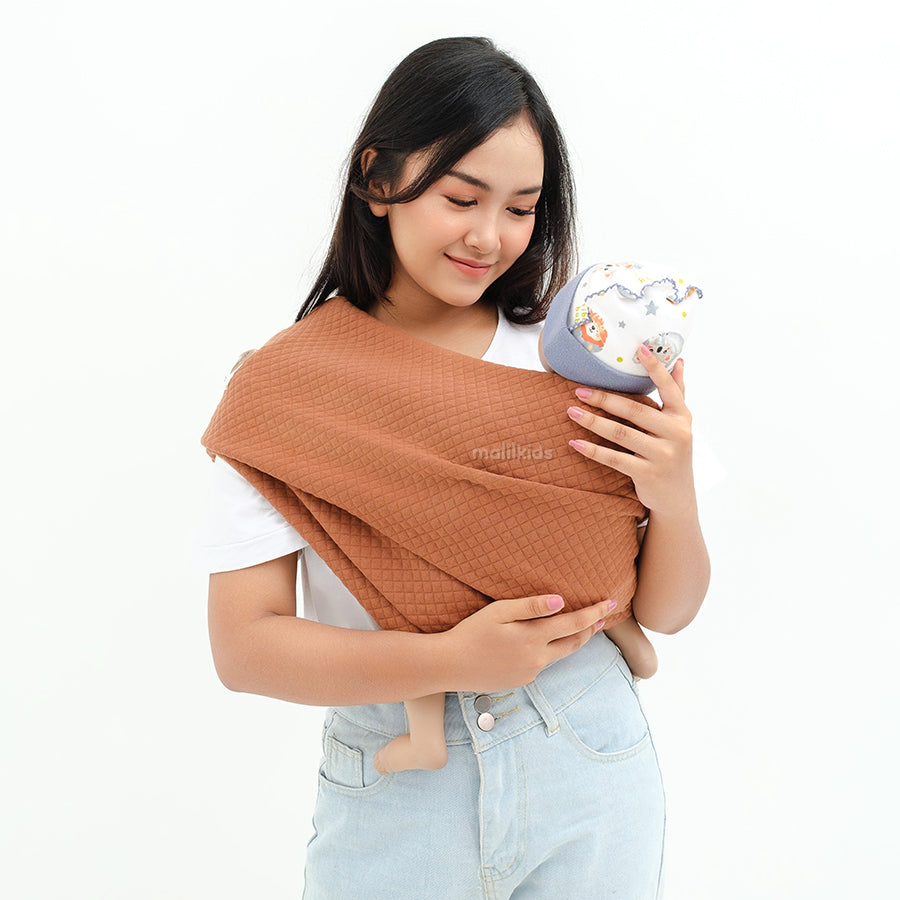 gp-diamond-brown-geos-gendongan-kaos-gendongan-bayi-gendongan-instan-on-model-_7.jpg
