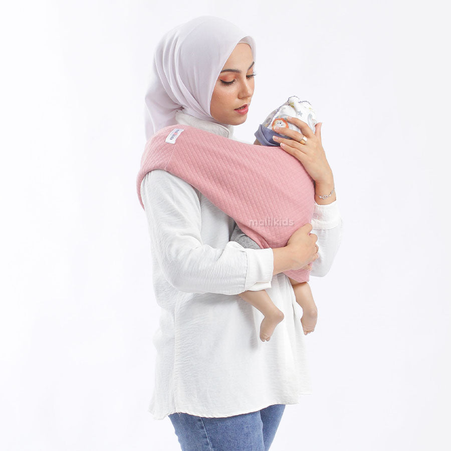 gp-diamond-dusty-geos-gendongan-kaos-gendongan-bayi-gendongan-instan-on-model-_7.jpg