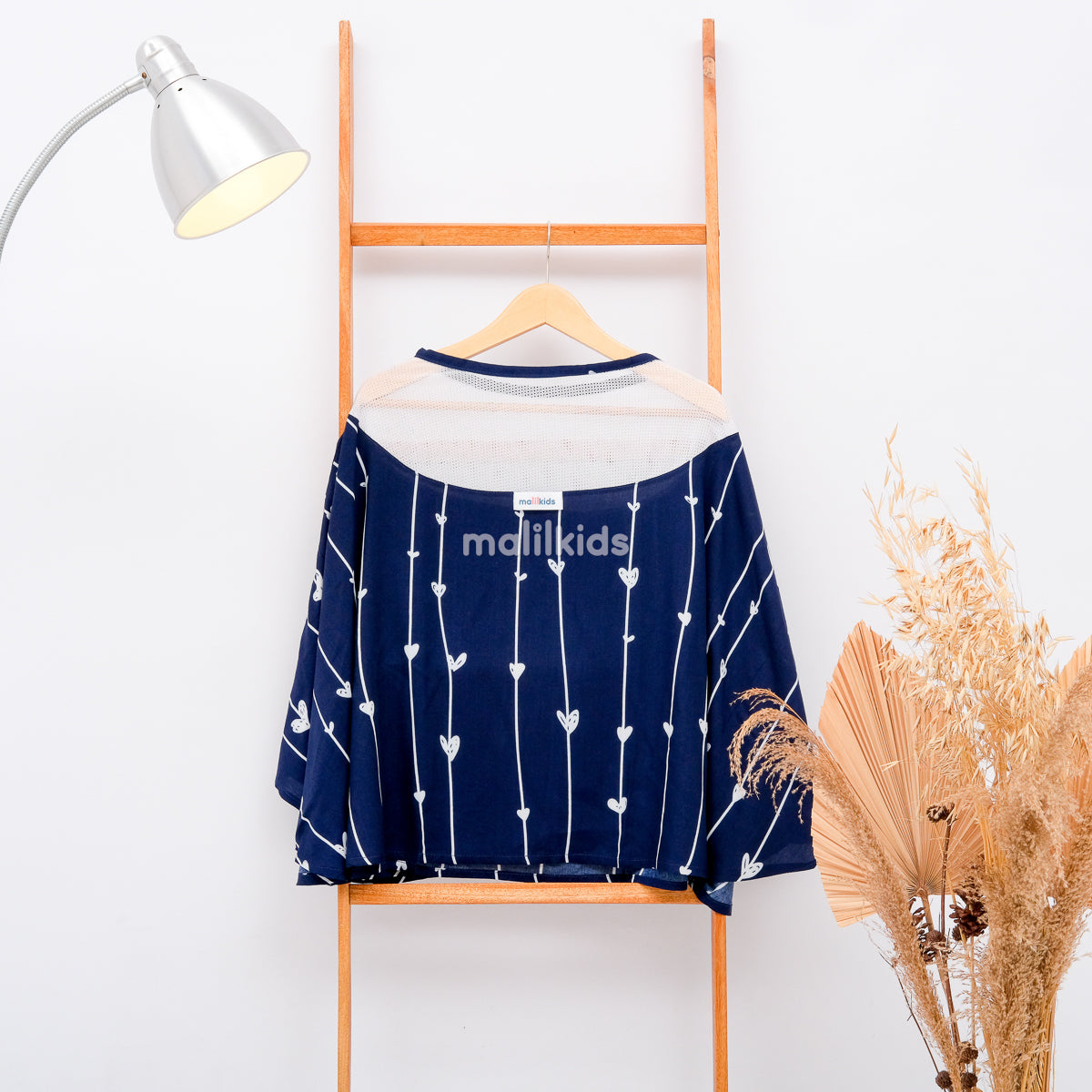 nursing-cover-premium-love-line-navy-flatlay.jpg