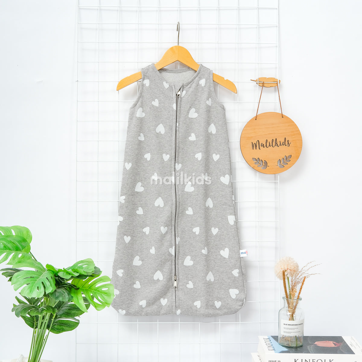 sleep-sack-print-love-misty_2_a5a630f7-3672-45fb-9613-fb6b11ed19ef.jpg