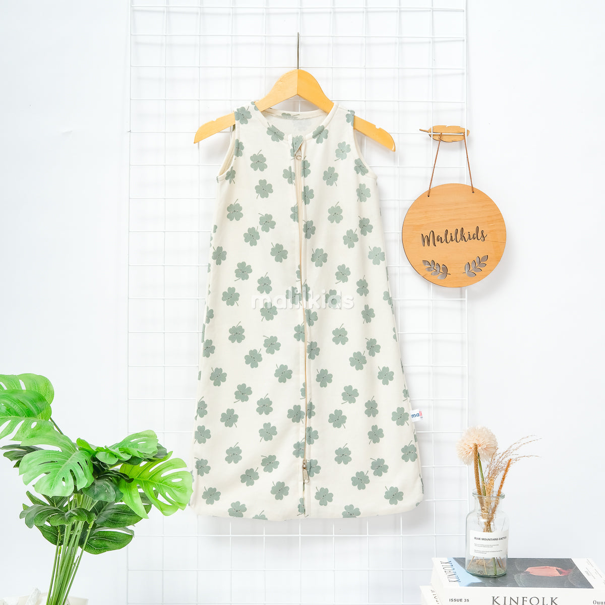 sleep-sack-print-smiley-clover_2_b2aba9a8-69ac-4d4f-a8e5-1be1f51eba8c.jpg