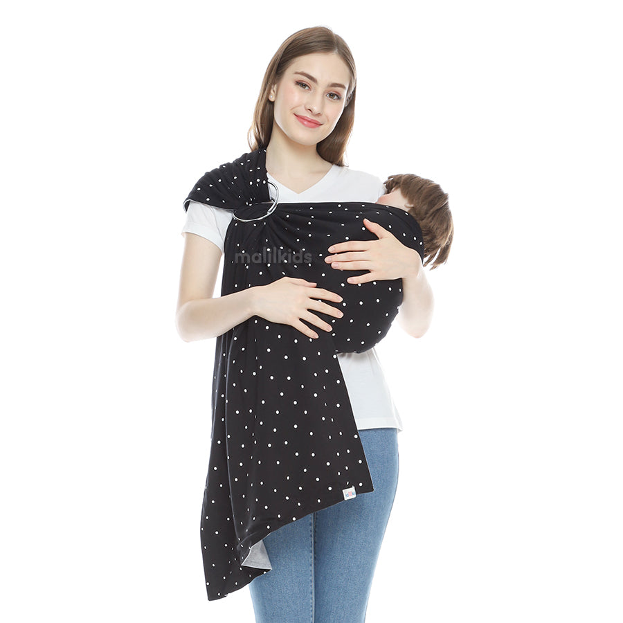 gasing-bolak-balik-black-polka-gendongan-ring-gendongan-instan-sling-ring-gendongan-kaos-ring-on-model-9.jpg