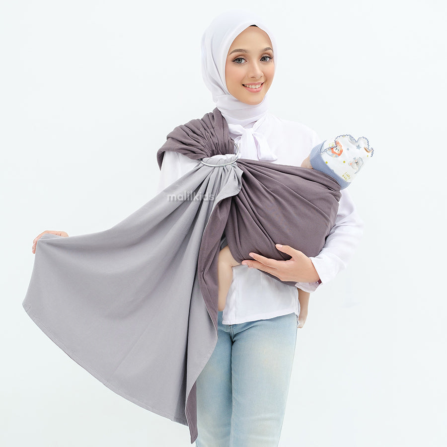 gasing-bolak-balik-polos-Dark-Grey-Mid-Grey-gendongan-ring-gendongan-instan-sling-ring-gendongan-kaos-ring-on-model-_6.jpg