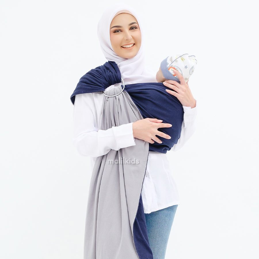 gasing-bolak-balik-polos-navy-midgrey-gendongan-ring-gendongan-instan-sling-ring-gendongan-kaos-ring-on-model-_10.jpg