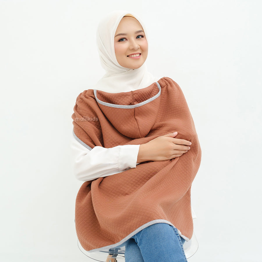mabel-on-the-go-diamond-Brown-coklat-selimut-bayi-selimut-travel-on-model-_2.jpg