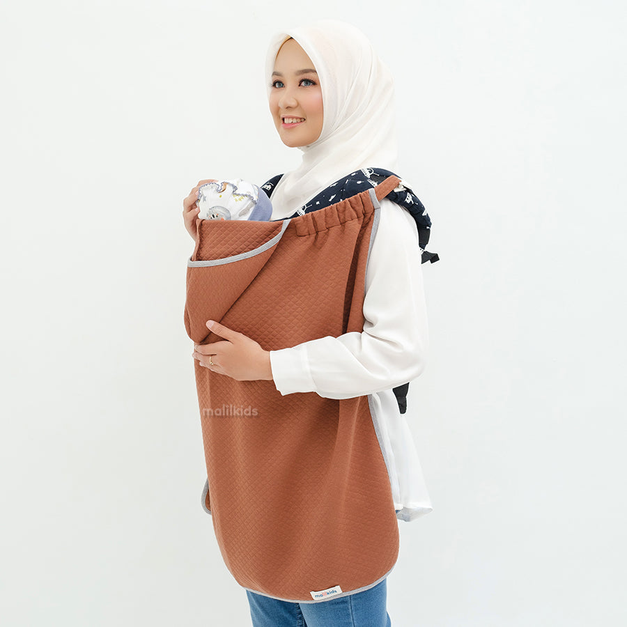 mabel-on-the-go-diamond-Brown-coklat-selimut-bayi-selimut-travel-on-model-_7.jpg