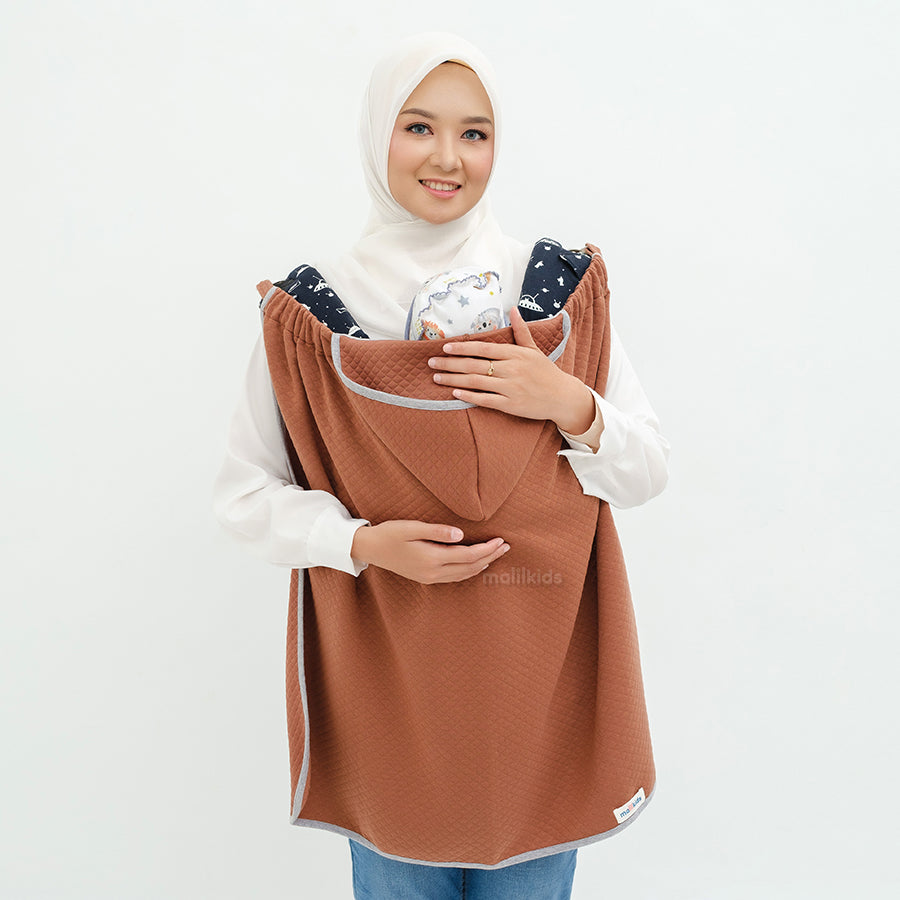 mabel-on-the-go-diamond-Brown-coklat-selimut-bayi-selimut-travel-on-model-_9.jpg