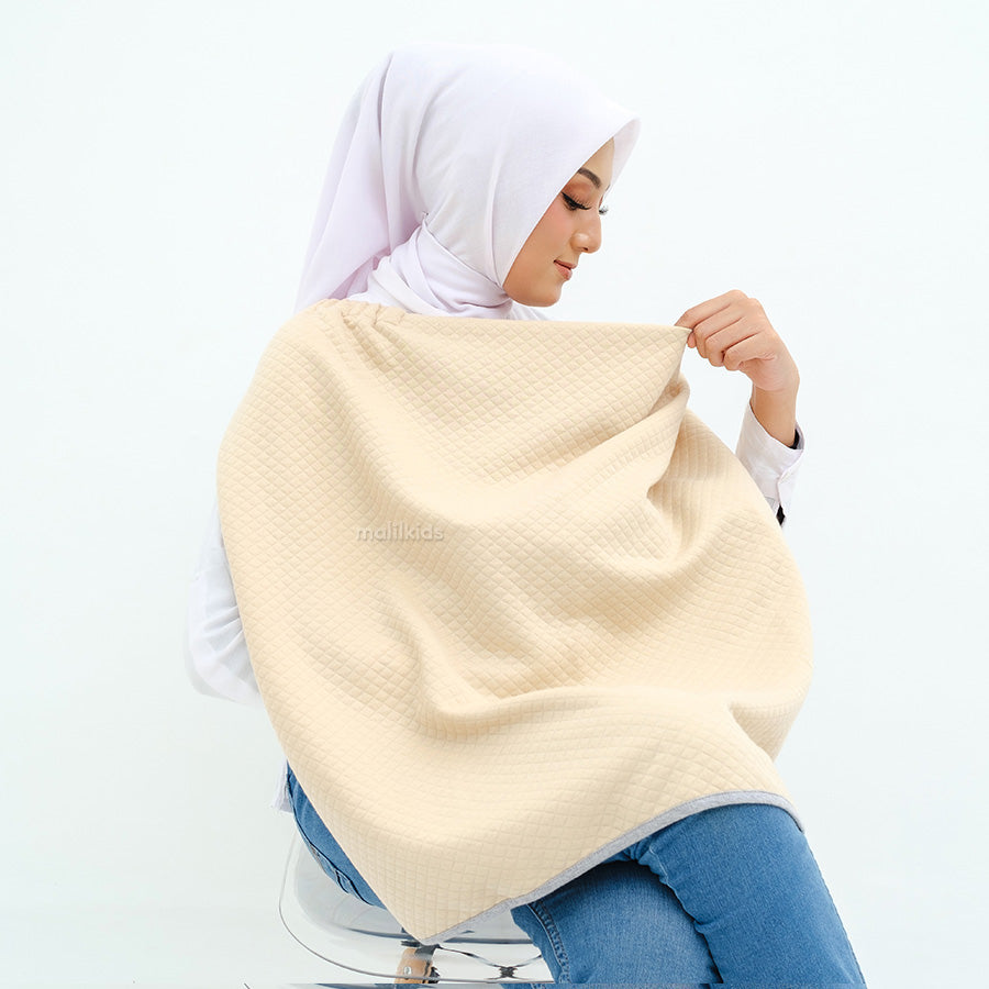 mabel-on-the-go-diamond-cream-selimut-bayi-selimut-travel-on-model-_4.jpg