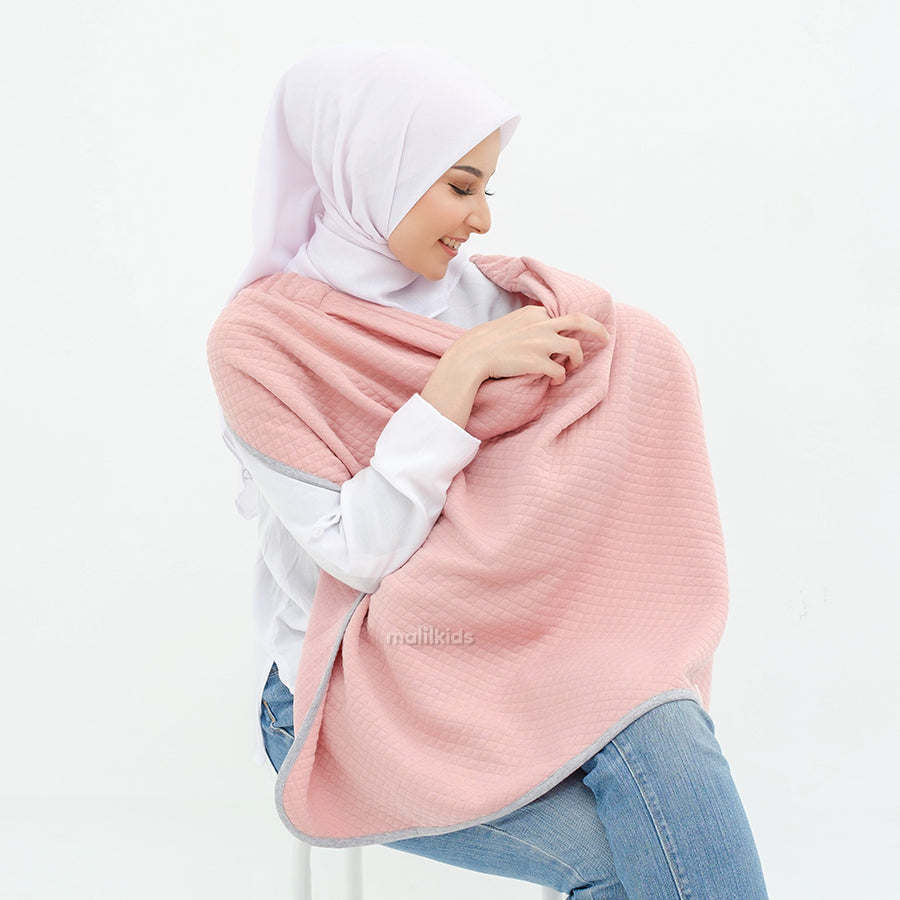 mabel-on-the-go-diamond-dusty-selimut-bayi-selimut-travel-on-model-_6.jpg