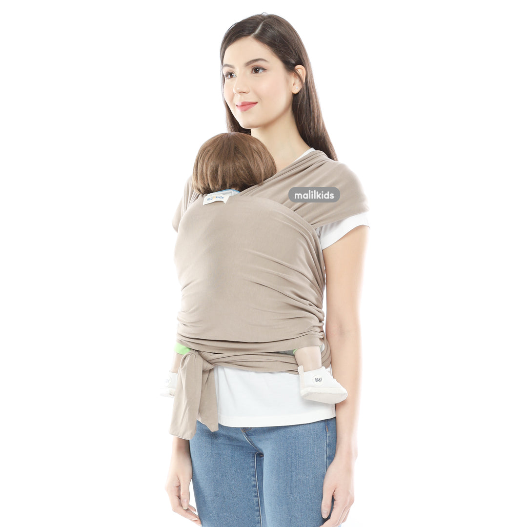 malil-wrap-basic-lite-brown-stretchy-wrap-baby-wrap-gendongan-wrap-gendongan-lilit-on-model-8.jpg